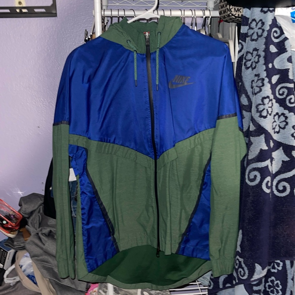 Nike wind breaker